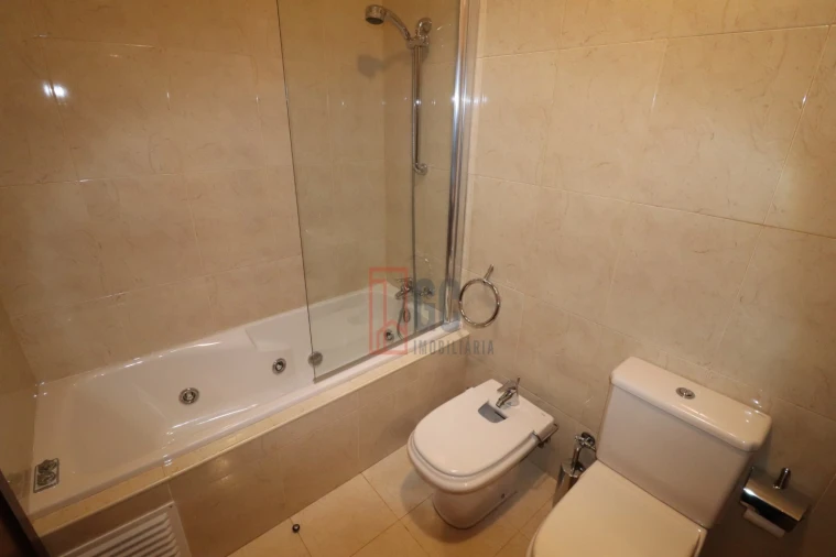 Moradia T3 para Venda em Madalena Foto 27