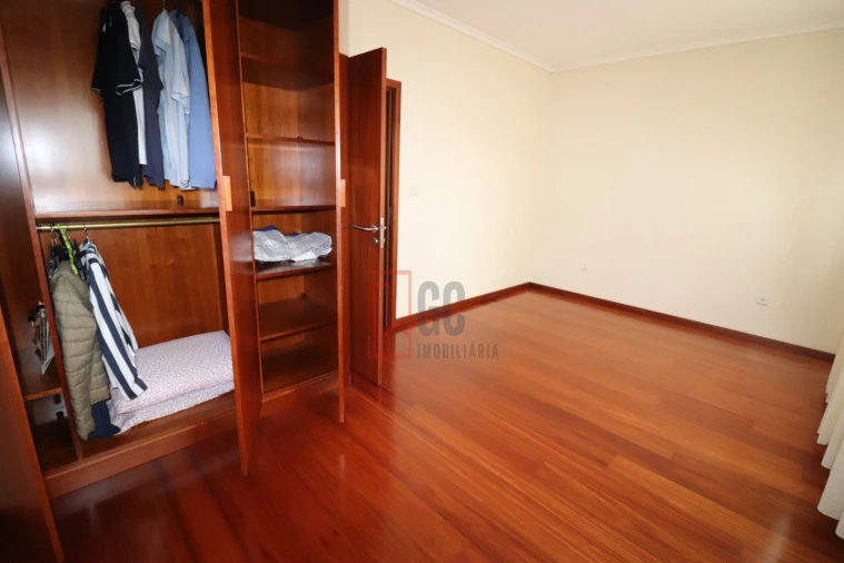 Moradia T3 para Venda em Madalena Foto 32