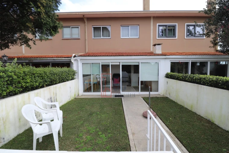 Moradia T3 para Venda em Madalena Foto 38