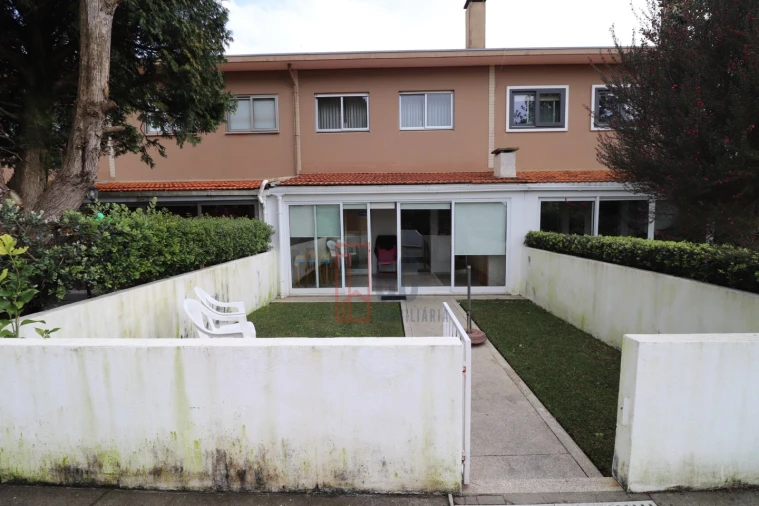 Moradia T3 para Venda em Madalena Foto 39