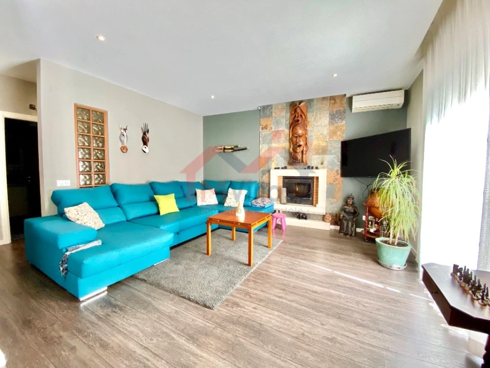 Apartamento T4 para Venda em Olhão Foto 1