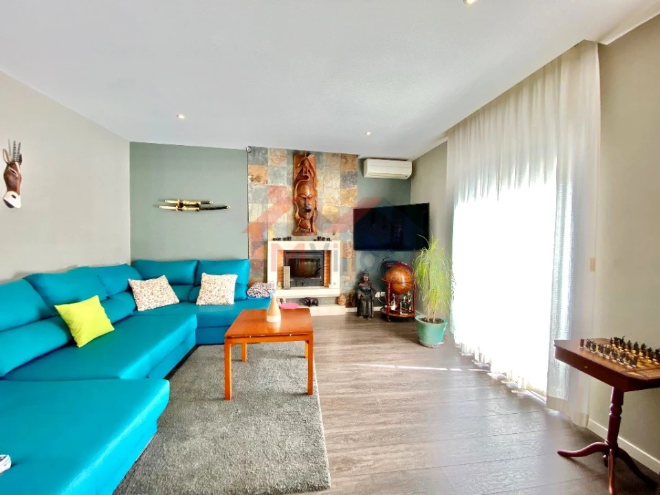 Apartamento T4 para Venda em Olhão Foto 3