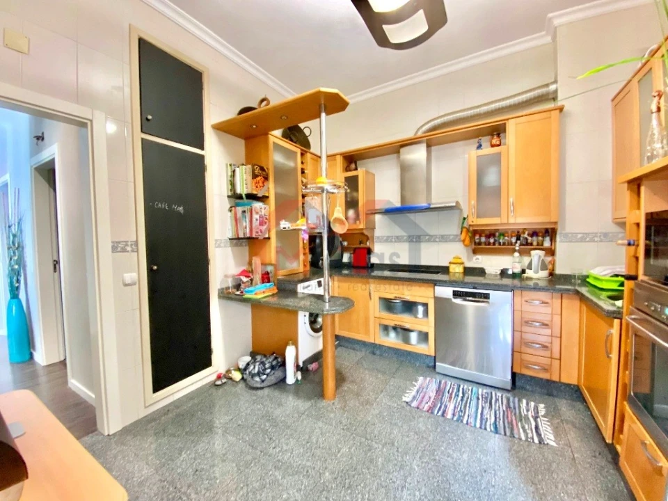 Apartamento T4 para Venda em Olhão Foto 8
