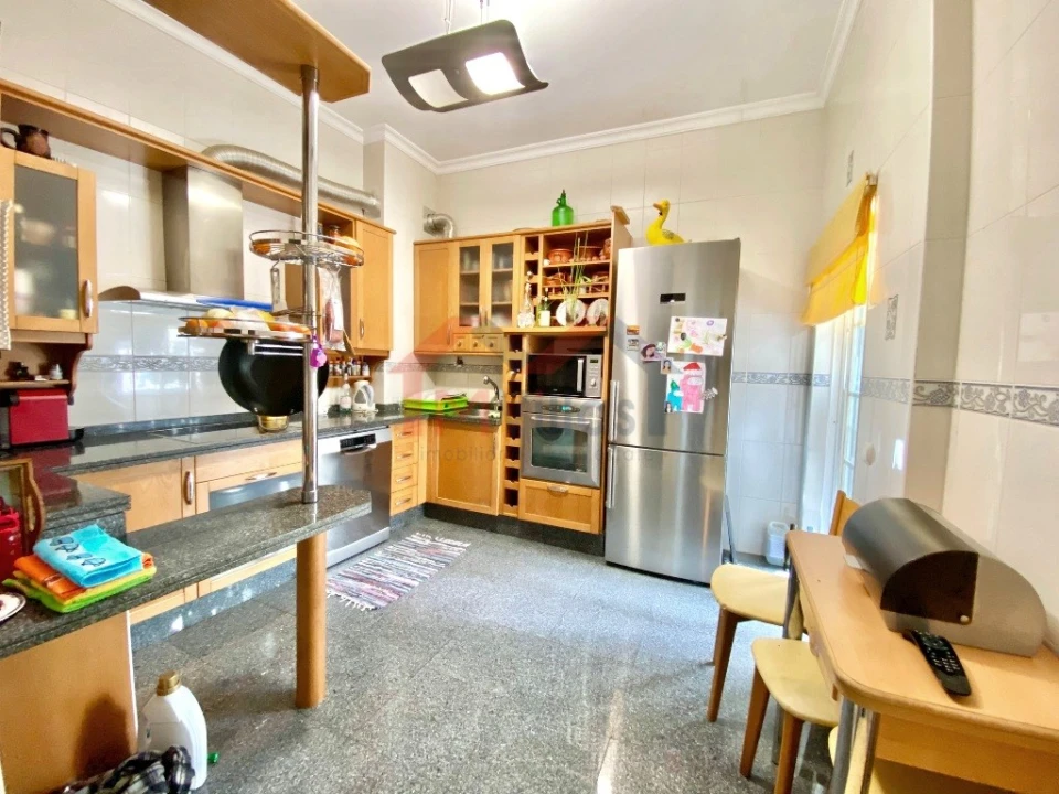 Apartamento T4 para Venda em Olhão Foto 9
