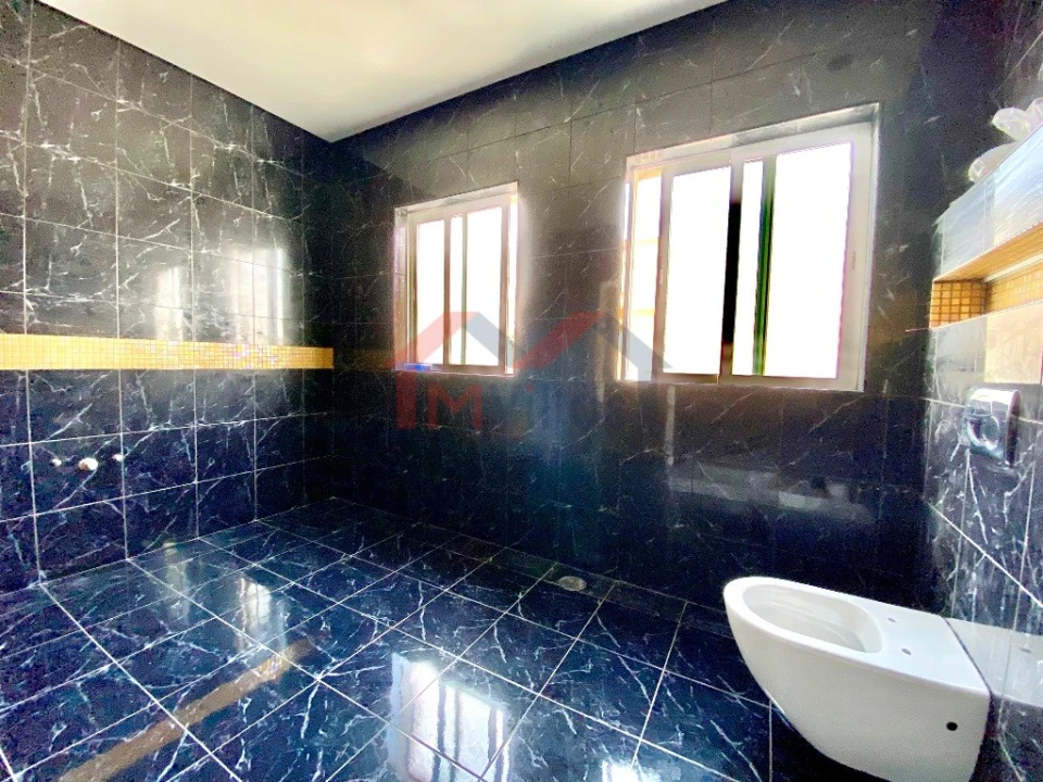 Apartamento T4 para Venda em Olhão Foto 20