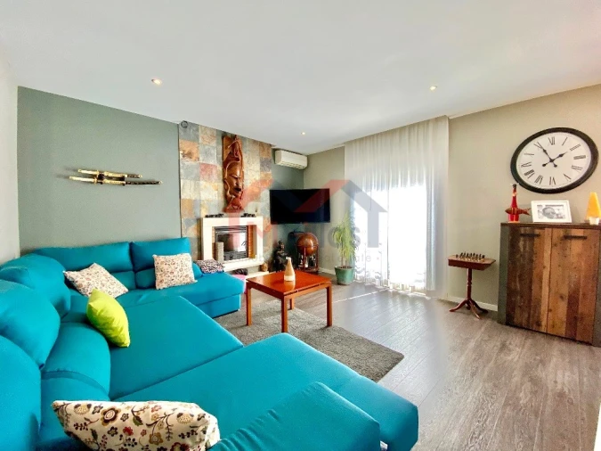 Apartamento T4 para Venda em Olhão Foto 2