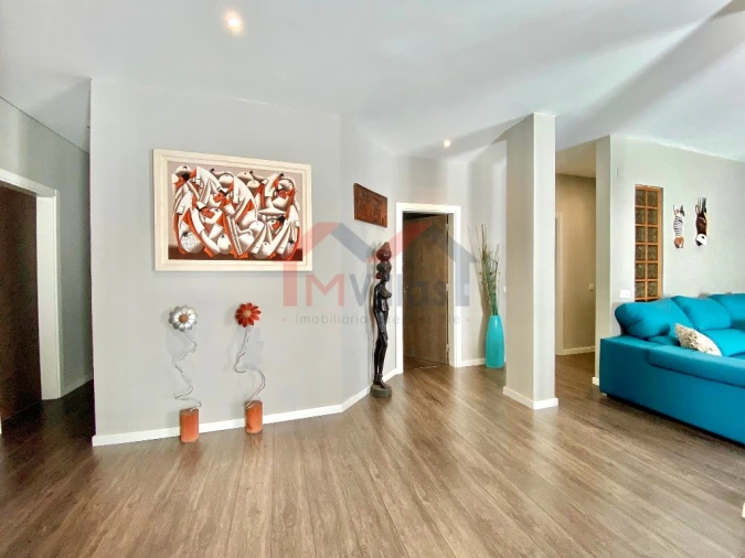 Apartamento T4 para Venda em Olhão Foto 4