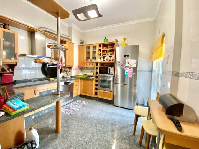 Apartamento T4 para Venda em Olhão Foto 9