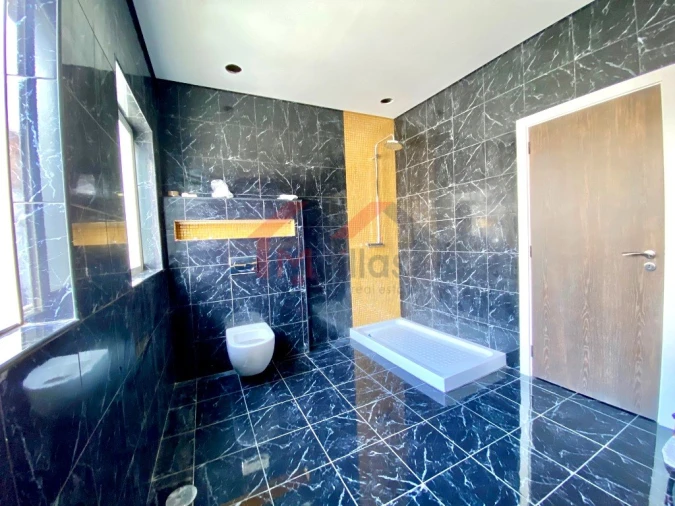 Apartamento T4 para Venda em Olhão Foto 19