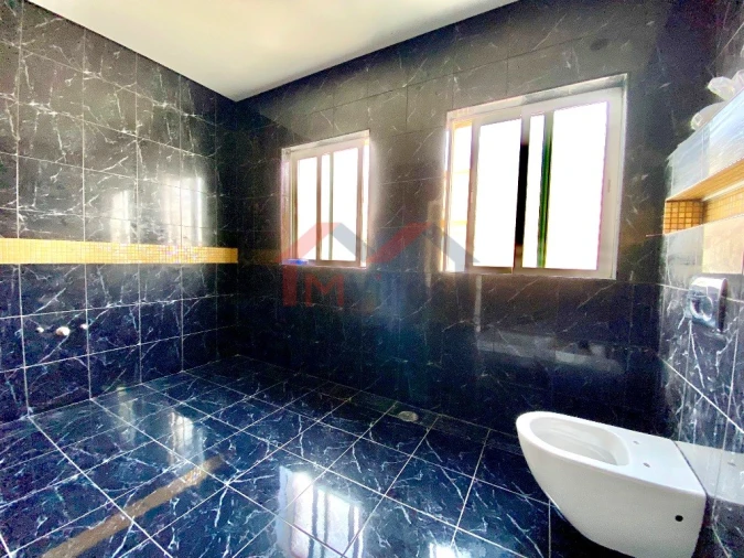 Apartamento T4 para Venda em Olhão Foto 20