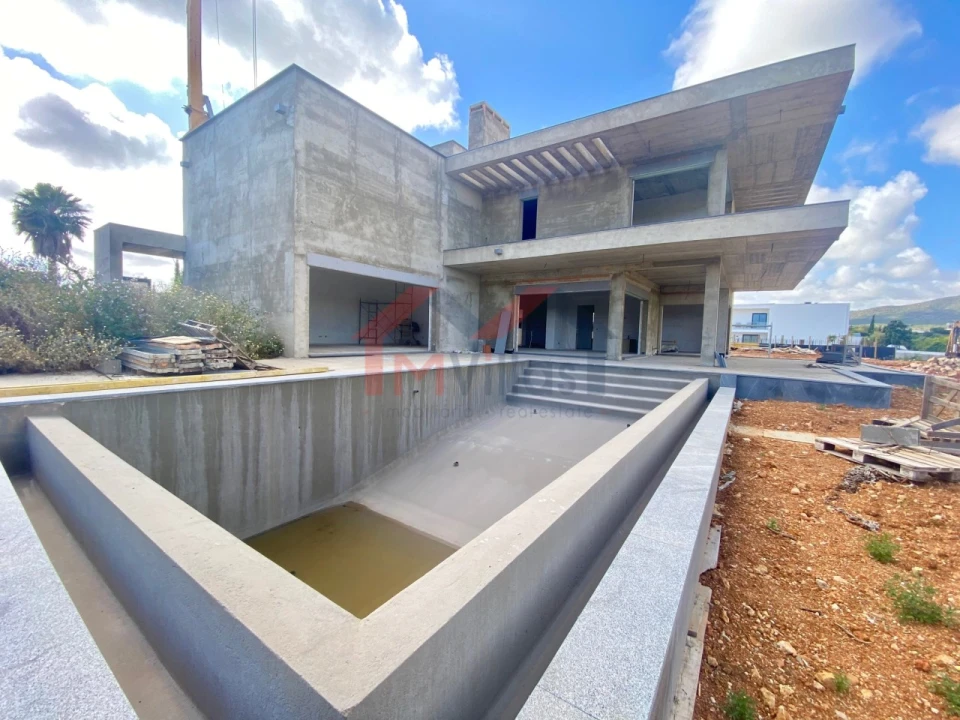 Moradia T4 para Venda em Quelfes Foto 2