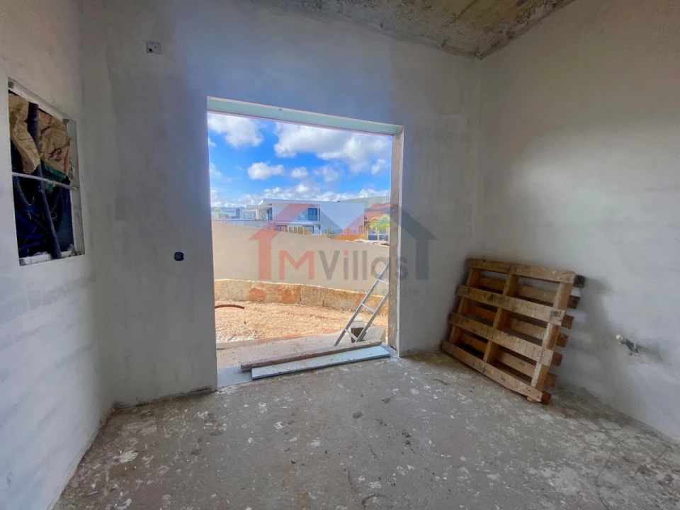 Moradia T4 para Venda em Quelfes Foto 12