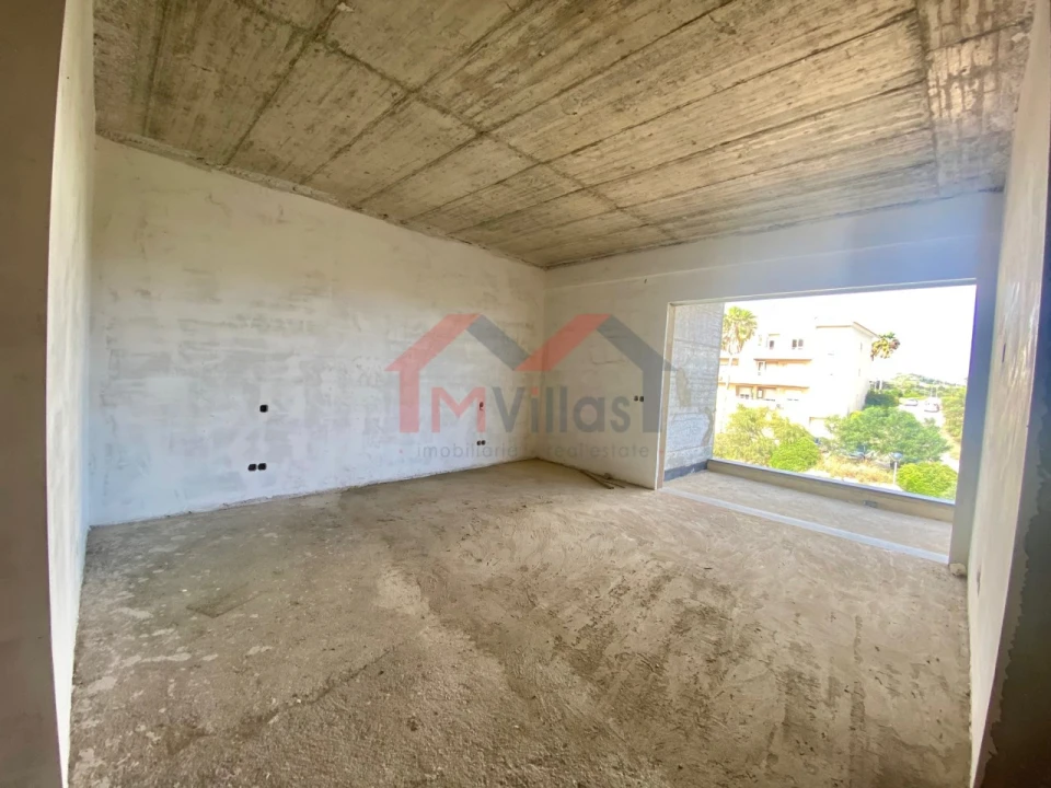 Moradia T4 para Venda em Quelfes Foto 14