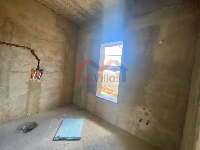 Moradia T4 para Venda em Quelfes Foto 8