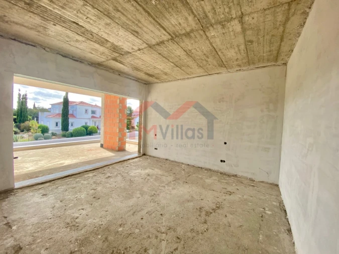 Moradia T4 para Venda em Quelfes Foto 11