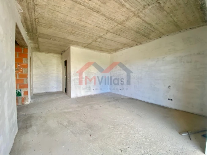 Moradia T4 para Venda em Quelfes Foto 16