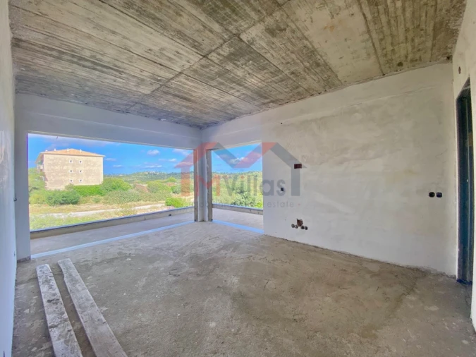 Moradia T4 para Venda em Quelfes Foto 18