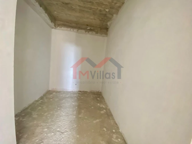 Moradia T4 para Venda em Quelfes Foto 19