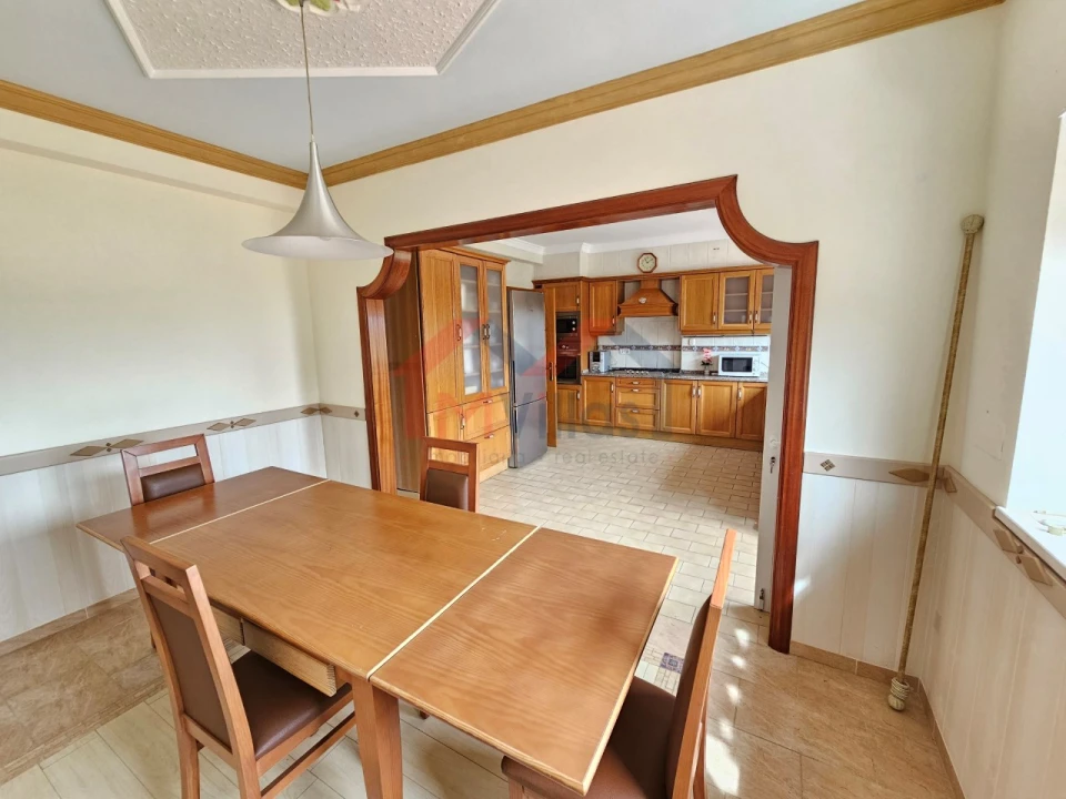 Moradia T3 para Venda em Santa Barbara de Nexe Foto 8