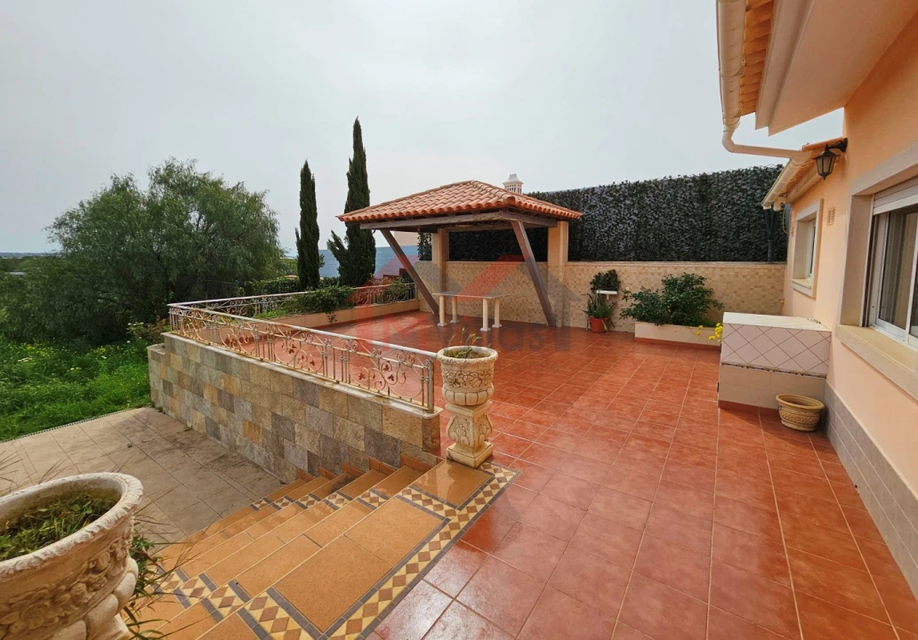 Moradia T3 para Venda em Santa Barbara de Nexe Foto 29