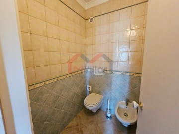 Moradia T3 para Venda em Santa Barbara de Nexe