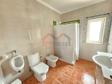 Moradia T3 para Venda em Santa Barbara de Nexe