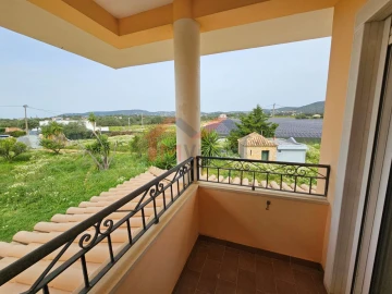 Moradia T3 para Venda em Santa Barbara de Nexe