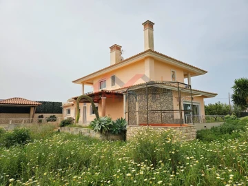 Moradia T3 para Venda em Santa Barbara de Nexe