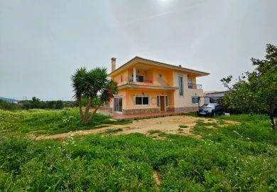 Moradia T3 para Venda em Santa Barbara de Nexe