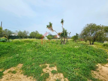 Moradia T3 para Venda em Santa Barbara de Nexe
