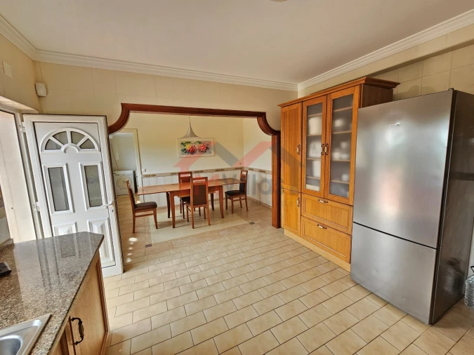 Moradia T3 para Venda em Santa Barbara de Nexe Foto 6