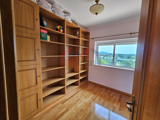 Moradia T3 para Venda em Santa Barbara de Nexe Foto 18