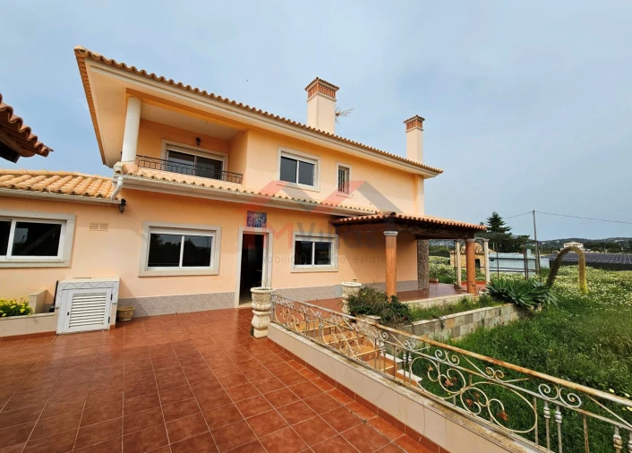 Moradia T3 para Venda em Santa Barbara de Nexe Foto 25