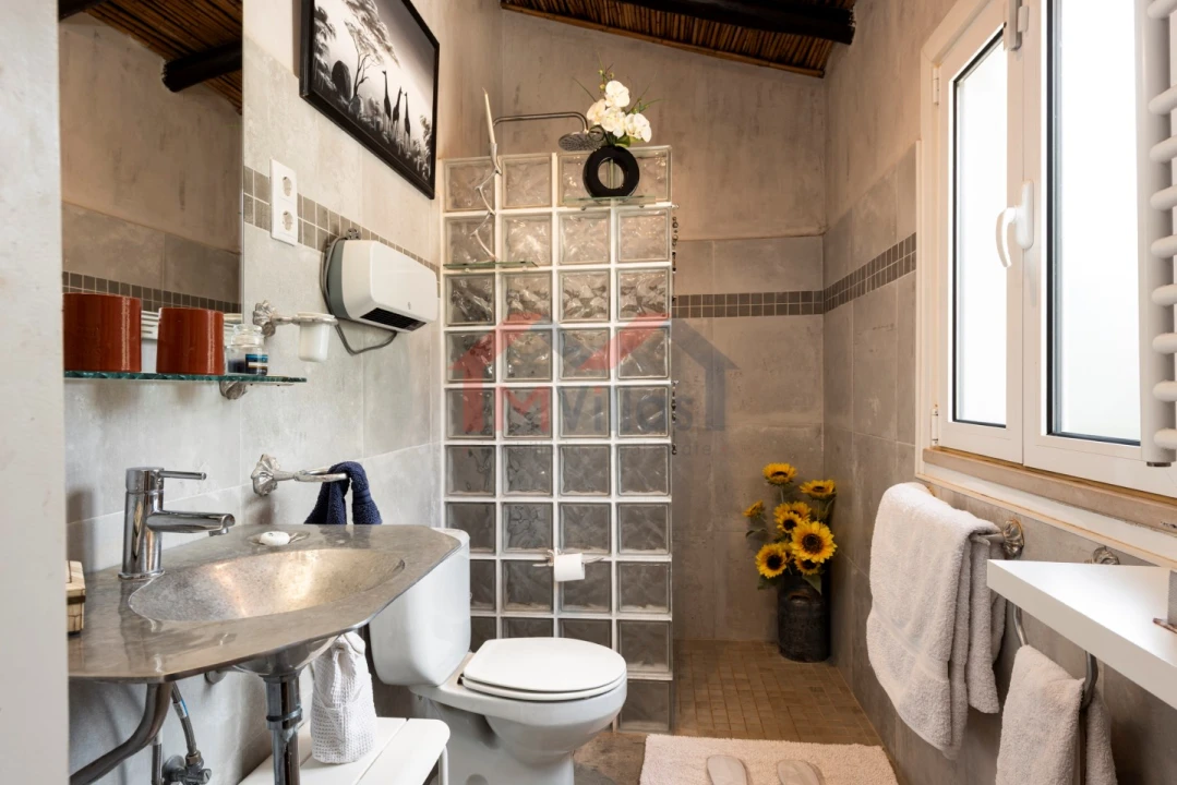 Moradia T4 para Venda em Salir Foto 19