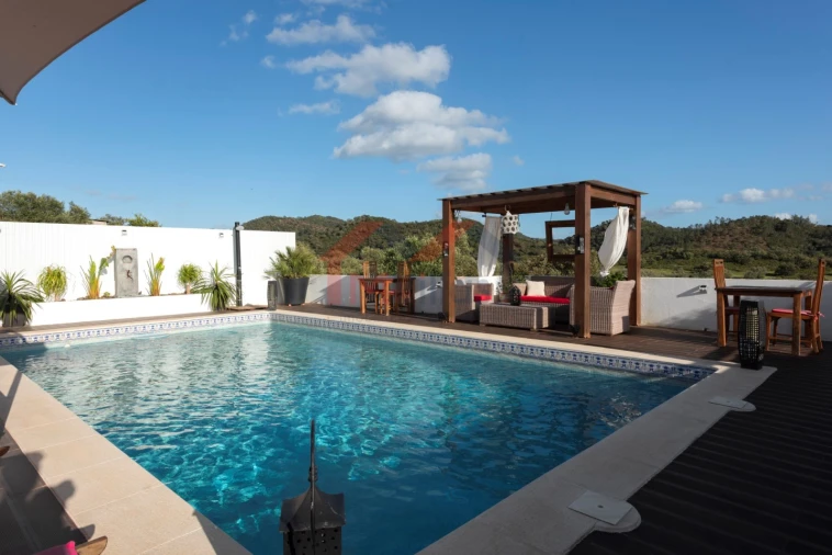 Moradia T4 para Venda em Salir Foto 28