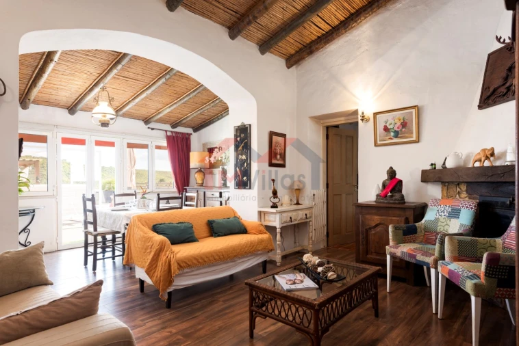 Moradia T4 para Venda em Salir Foto 4