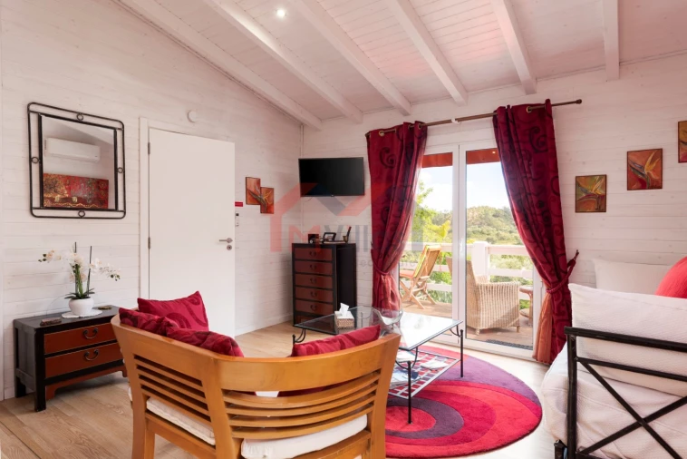 Moradia T4 para Venda em Salir Foto 36