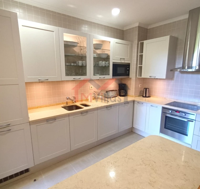 Apartamento T2 para Venda em Quarteira Foto 4