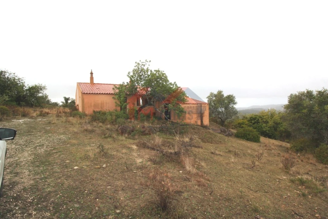 Terreno para Venda em Santa Barbara de Nexe Foto 1