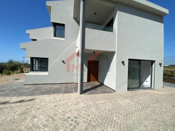 Moradia T7 para Venda em Quarteira