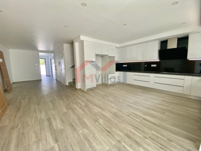 Moradia T5 para Venda em Tavira (Santa Maria e Santiago) Foto 2