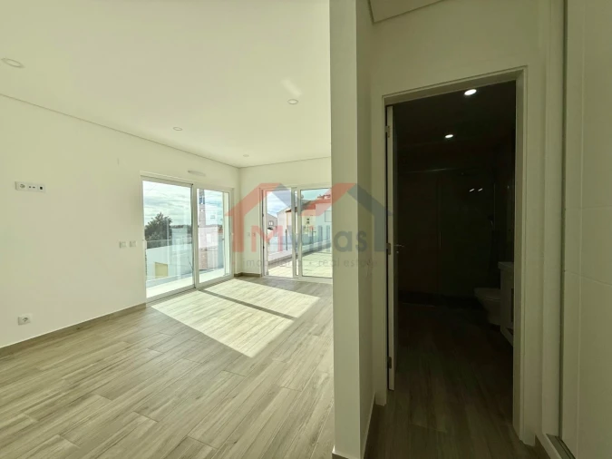 Moradia T4 para Venda em Altura Foto 22