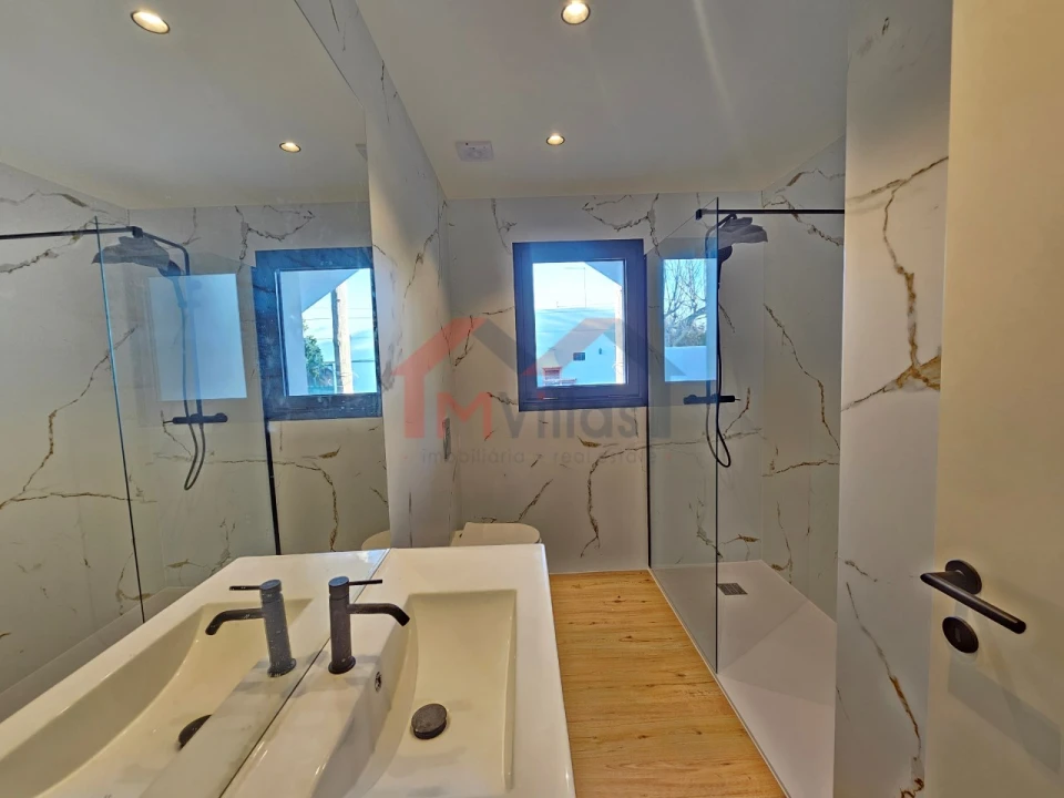 Moradia T3 para Venda em Loule (São Sebastião) Foto 11