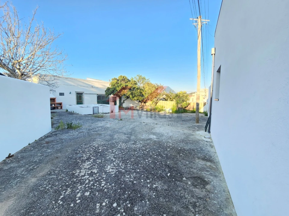 Moradia T3 para Venda em Loule (São Sebastião) Foto 19