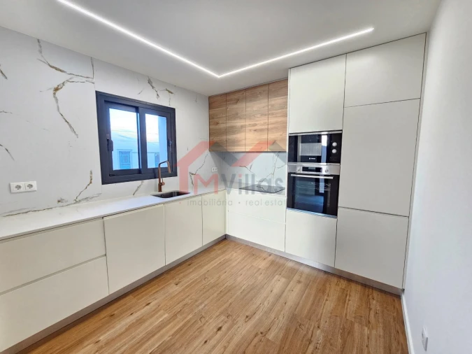 Moradia T3 para Venda em Loule (São Sebastião) Foto 7