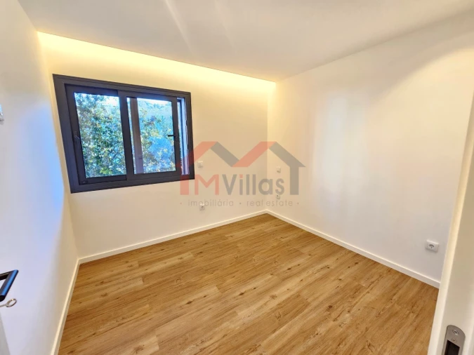 Moradia T3 para Venda em Loule (São Sebastião) Foto 8