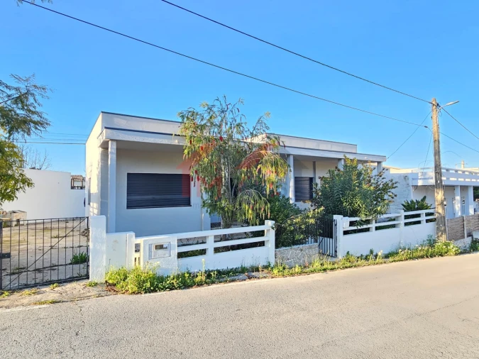 Moradia T3 para Venda em Loule (São Sebastião) Foto 15