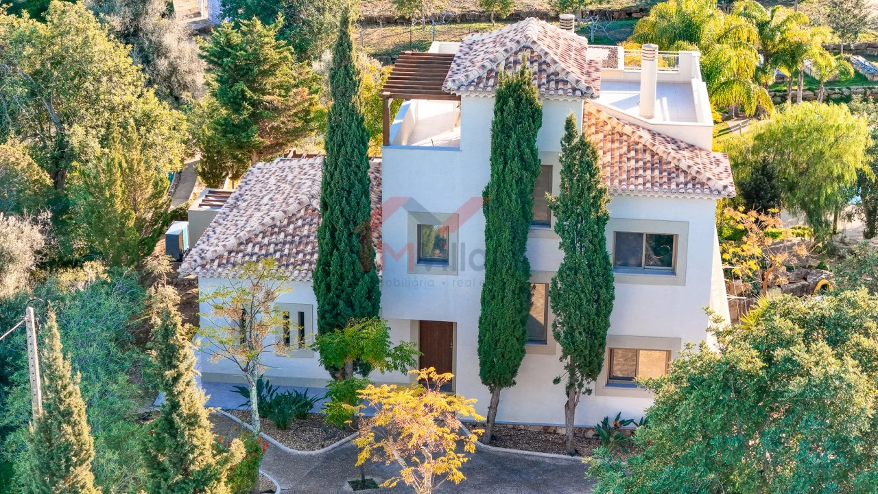 Moradia T5 para Venda em Guia Foto 1