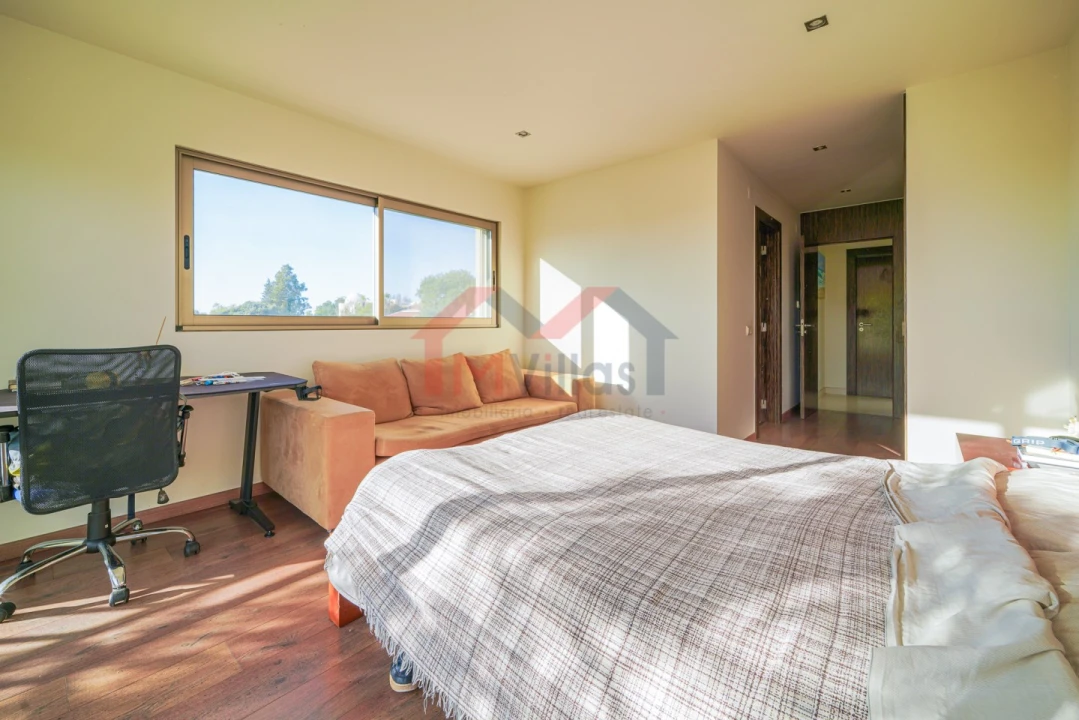 Moradia T5 para Venda em Guia Foto 21