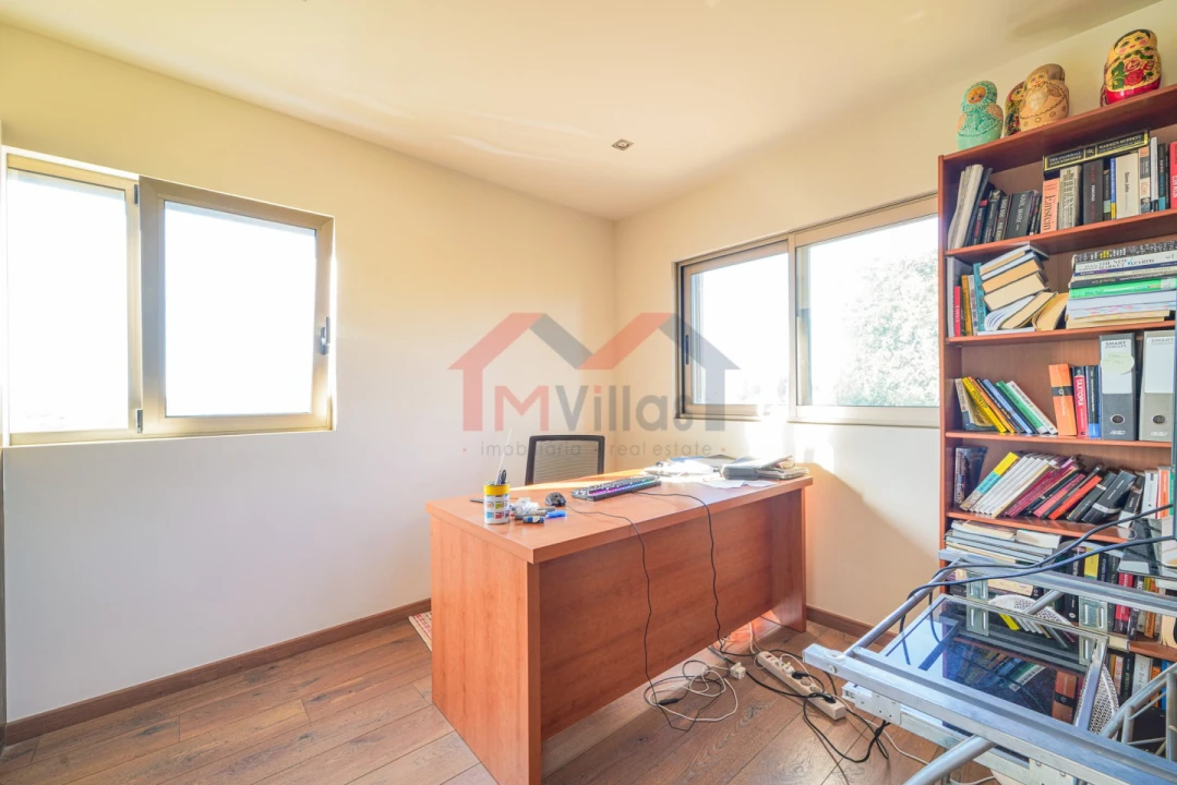 Moradia T5 para Venda em Guia Foto 25